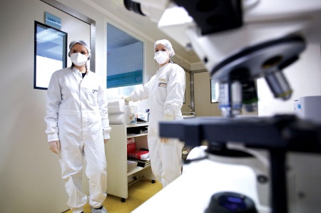 Two female scientists in laboratory