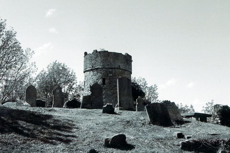 Cruagh watchtower was constructed as a defence against the ‘resurrection men’ who had no compunction about stealing corpses