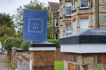 To let house sign