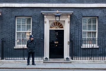 Downing Street, police