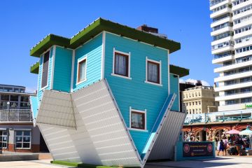 Upside down house, Brighton