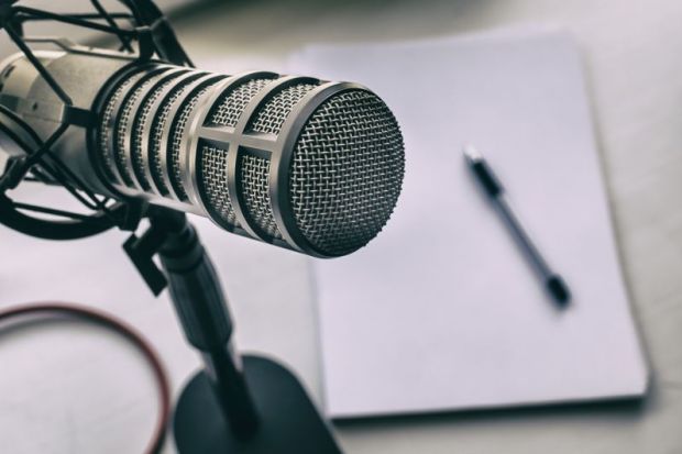 Microphone and notebook 