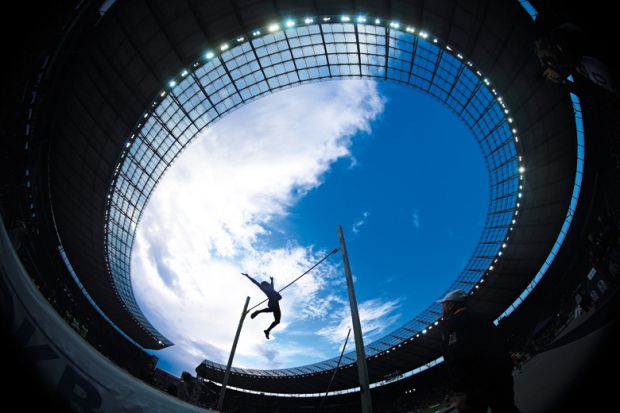 Piotr Lisek wins pole vault, ISTAF, Germany, 2015