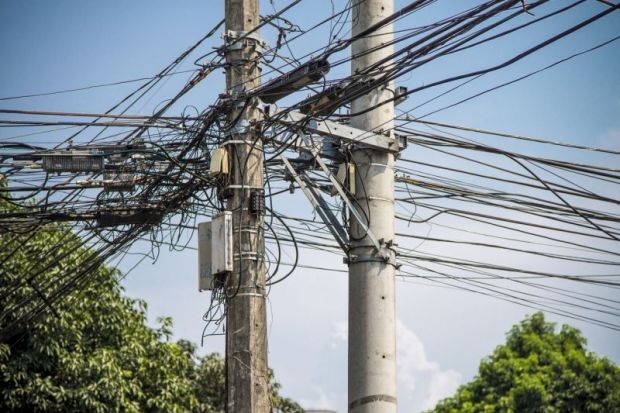 Chaotic power lines