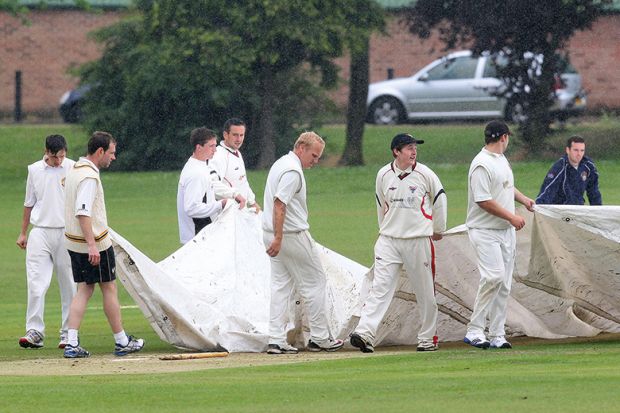 Rain delays play in cricket