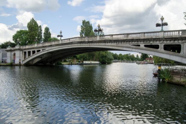 Reading bridge