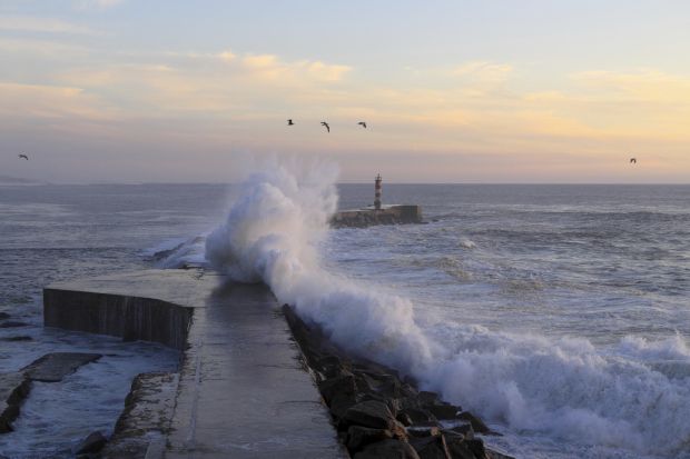 Sea tide