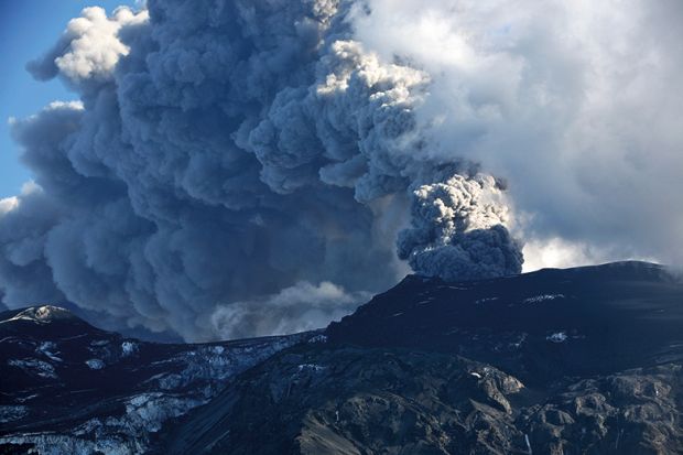 Cloud of ash from volcano